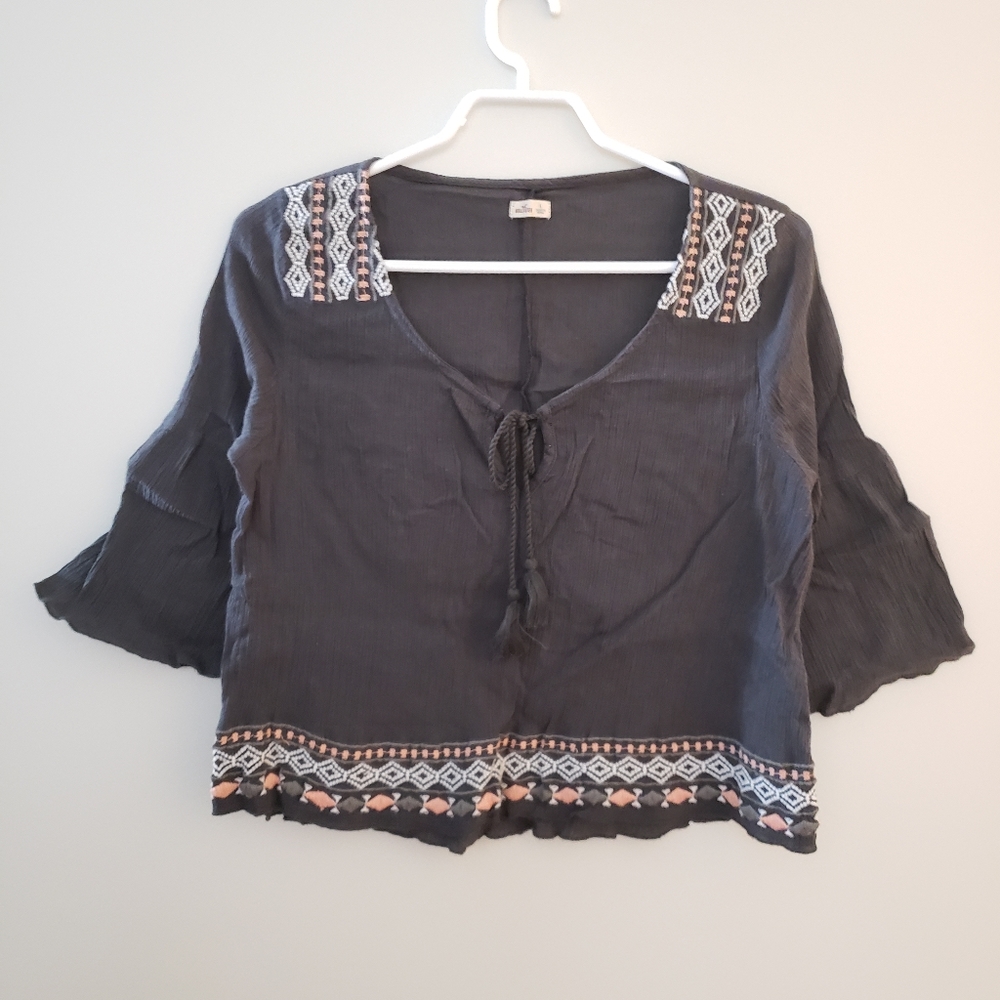 Hollister Size L Navy 3/4 Bell Sleeve Embroidered Cropped Blouse